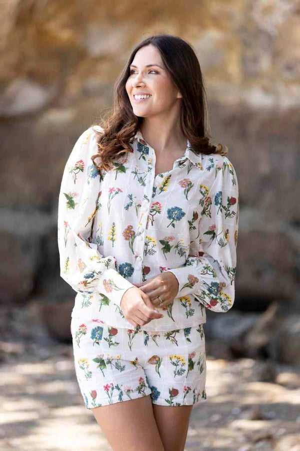 The Bay by Augustine - Botanical Short